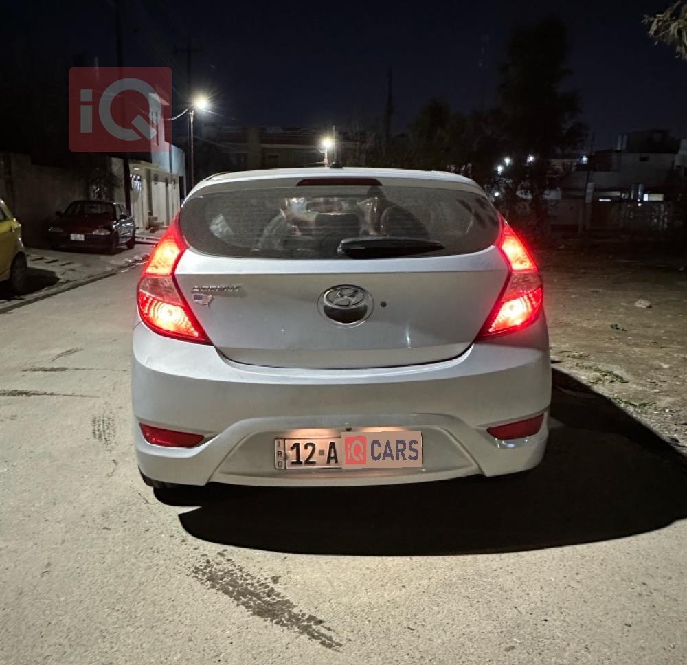 هیۆندای ئەکسنت هاچباک